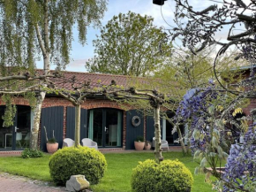 Ferienwohnung Vier, Saal